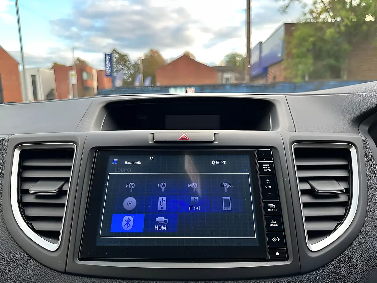 Used 2017 Honda Cr-V Se Plus Navi Silver - Interior and Exterior details 17
