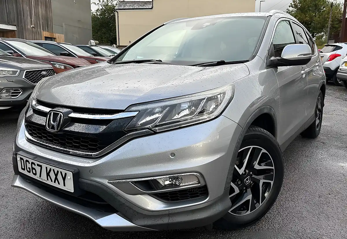 Used 2017 Honda Cr-V Se Plus Navi Silver - Interior and Exterior details 3