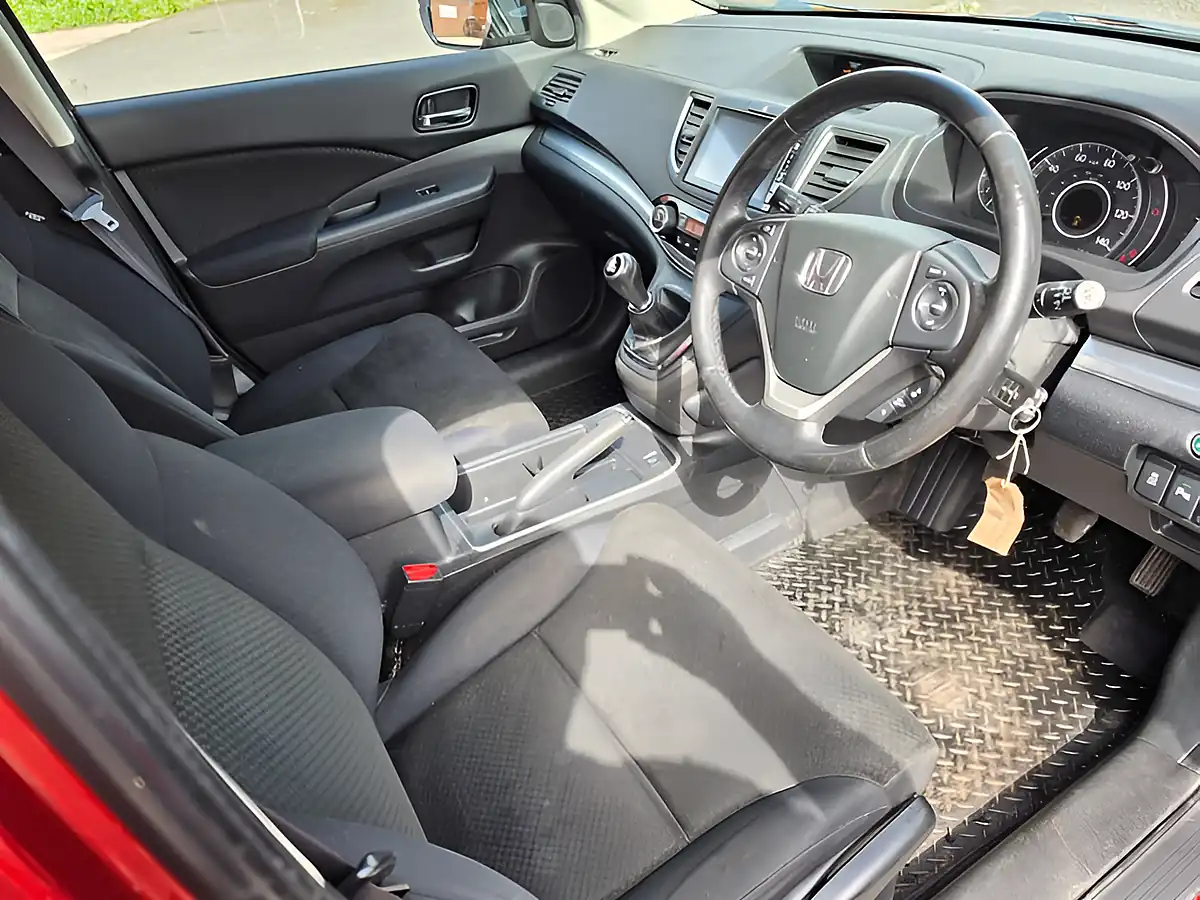 Used 2017 Honda Cr-V Se+ Red - Interior and Exterior details 11