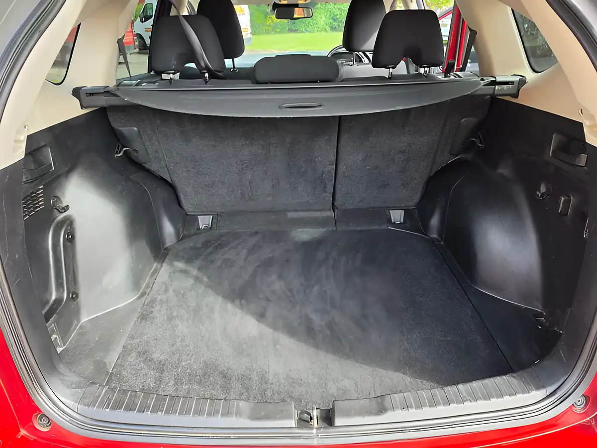 Used 2017 Honda Cr-V Se+ Red - Interior and Exterior details 16
