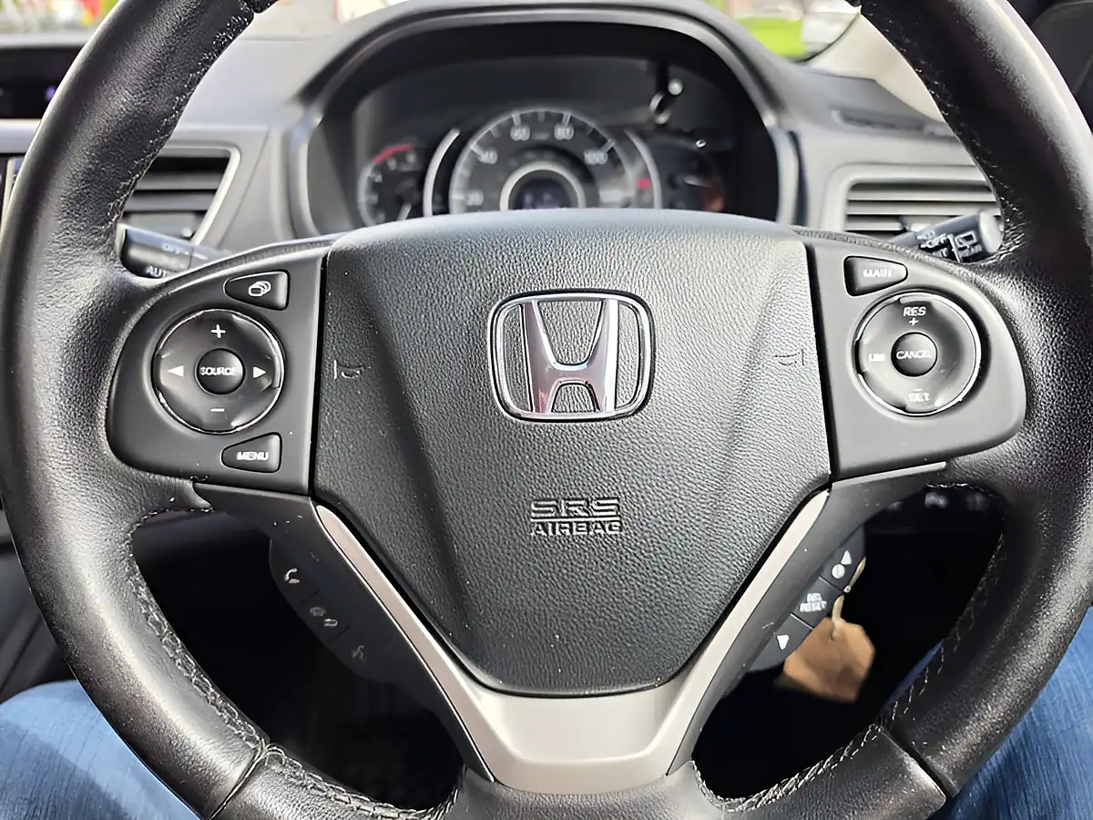 Used 2017 Honda Cr-V Se+ Red - Interior and Exterior details 20