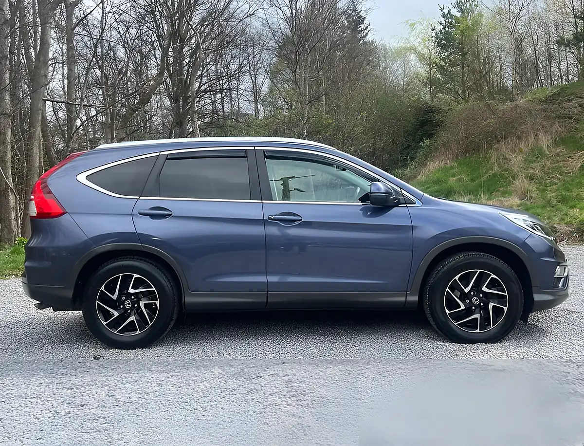 Used 2017 Honda Cr-V Se+ Twilight Blue - Interior and Exterior details 2