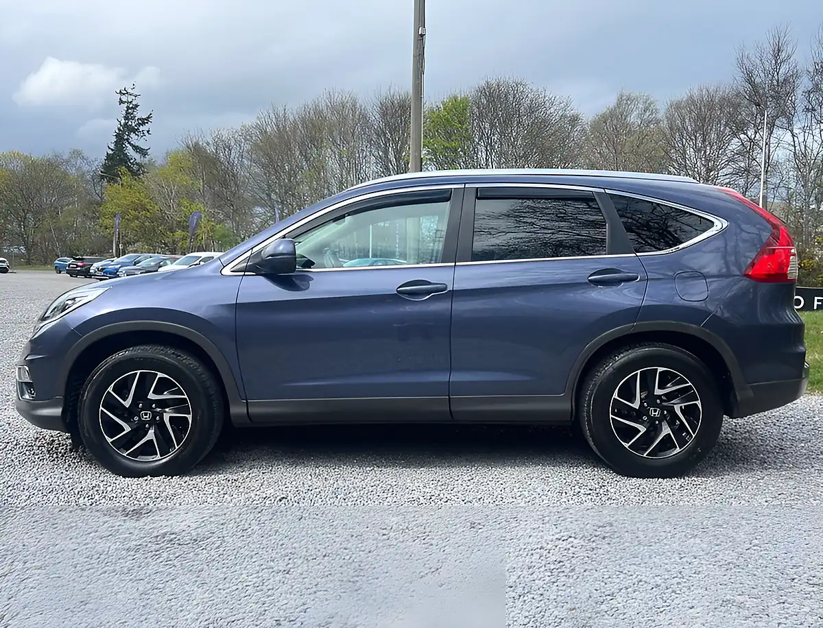 Used 2017 Honda Cr-V Se+ Twilight Blue - Interior and Exterior details 6