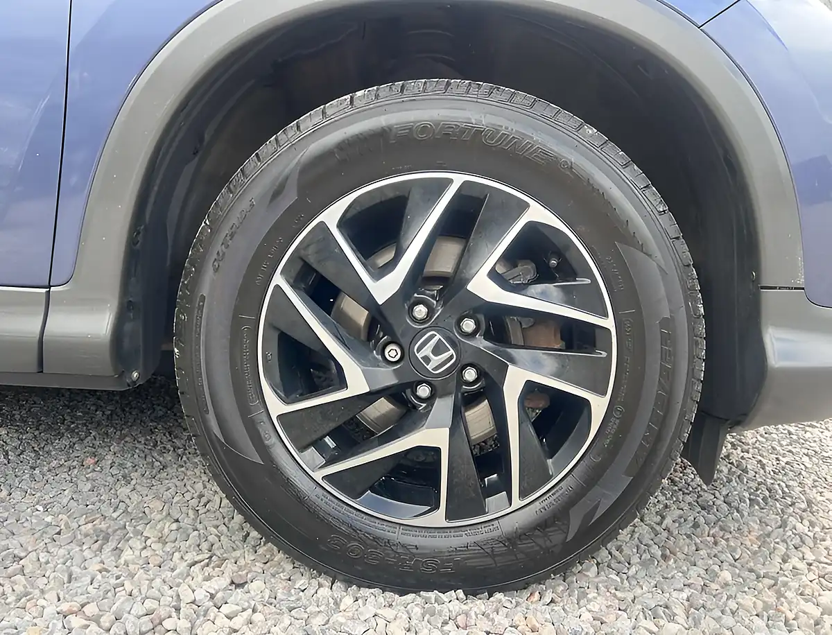 Used 2017 Honda Cr-V Se+ Twilight Blue - Interior and Exterior details 9