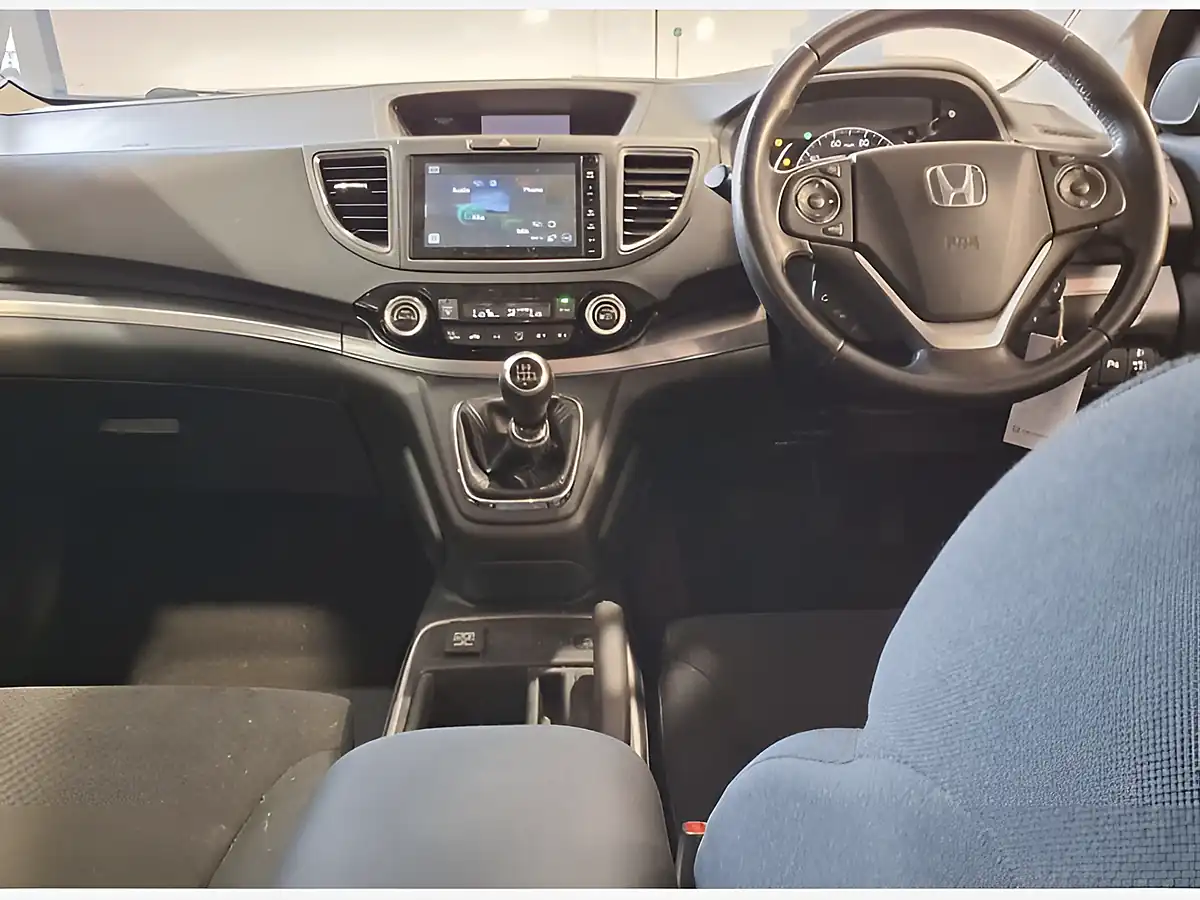 Used 2017 Honda Cr-V Se+ White - Interior and Exterior details 10