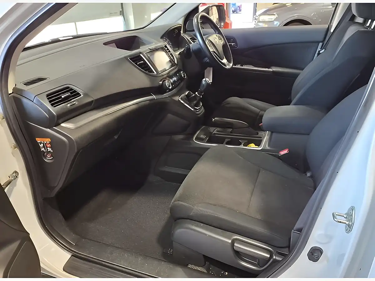 Used 2017 Honda Cr-V Se+ White - Interior and Exterior details 11