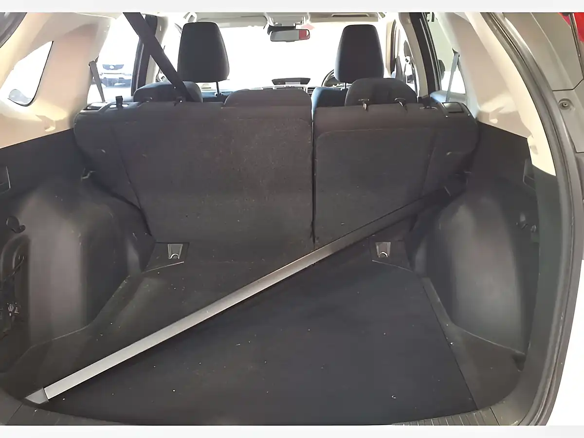 Used 2017 Honda Cr-V Se+ White - Interior and Exterior details 13