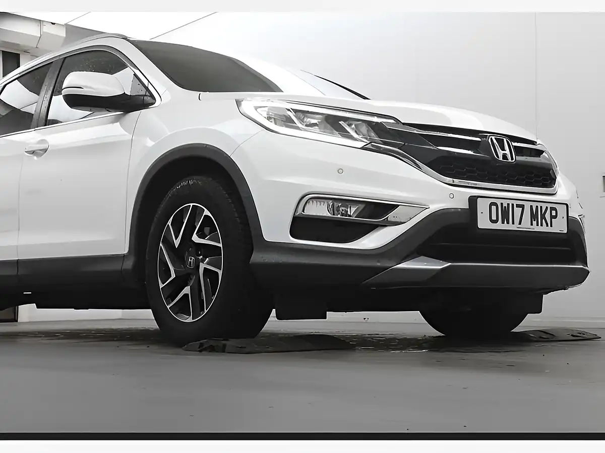 Used 2017 Honda Cr-V Se+ White - Interior and Exterior details 6
