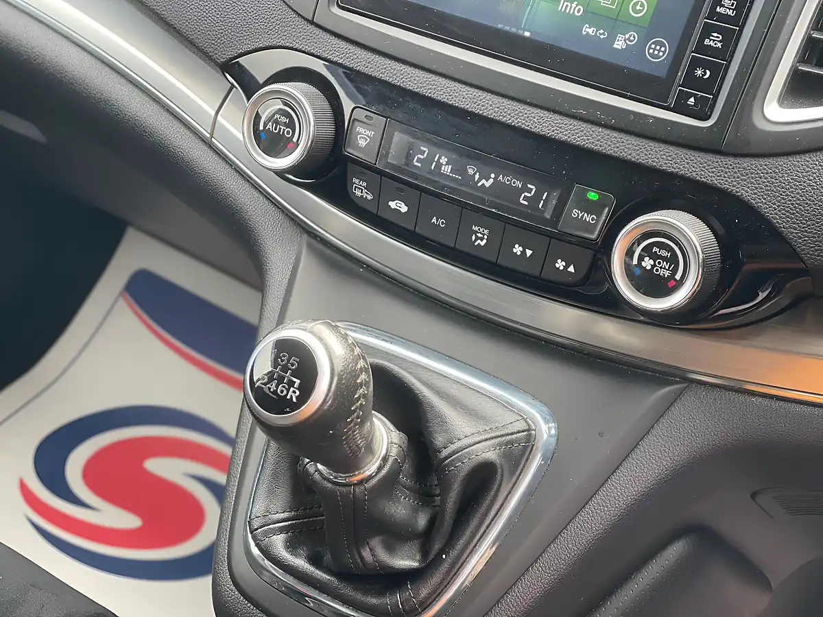 Used 2017 Honda Cr-V Sr White - Interior and Exterior details 20