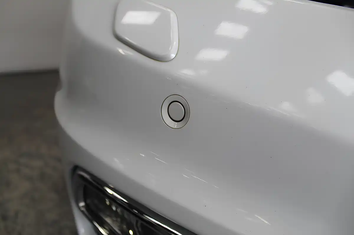 Used 2017 Honda Cr-V Sr White - Interior and Exterior details 10