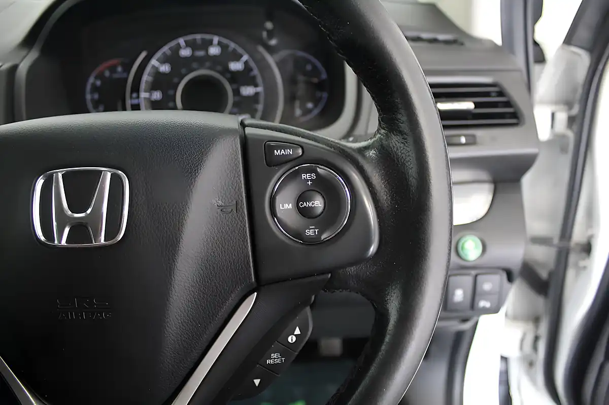 Used 2017 Honda Cr-V Sr White - Interior and Exterior details 16
