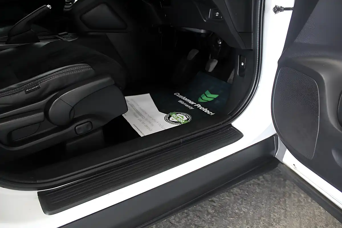 Used 2017 Honda Cr-V Sr White - Interior and Exterior details 17