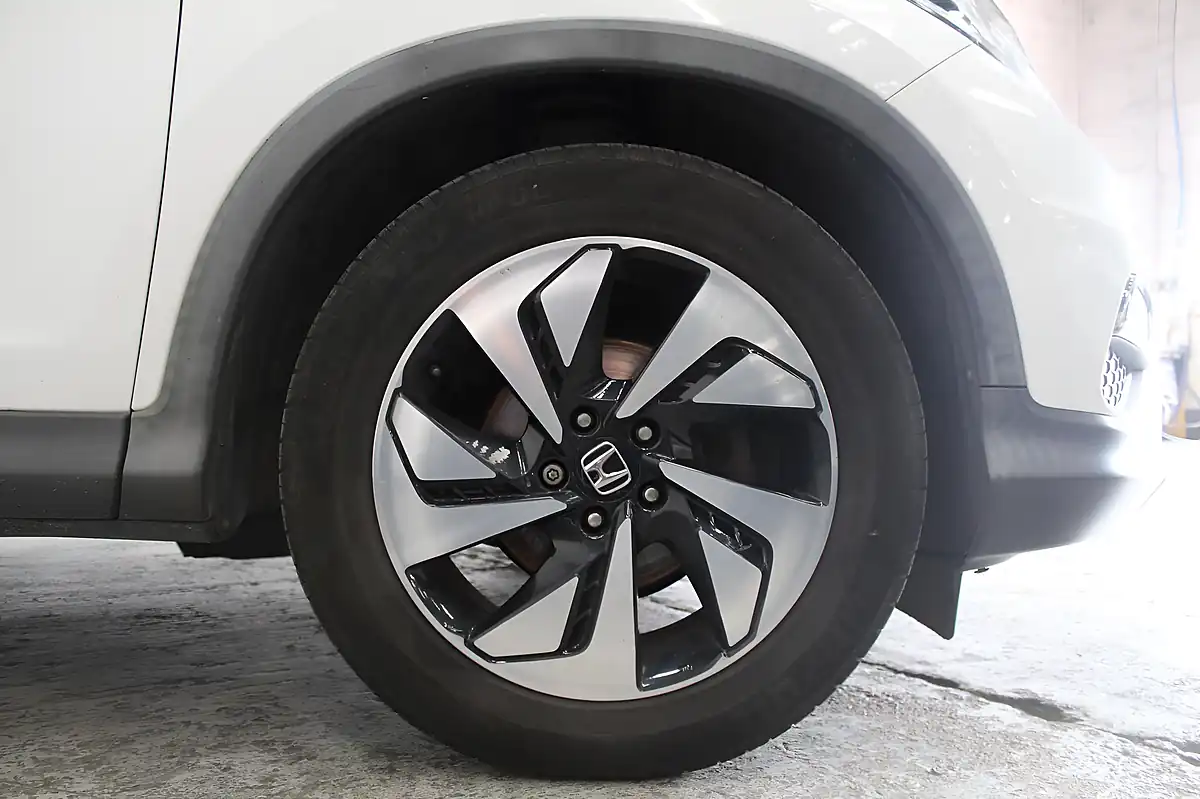 Used 2017 Honda Cr-V Sr White - Interior and Exterior details 19