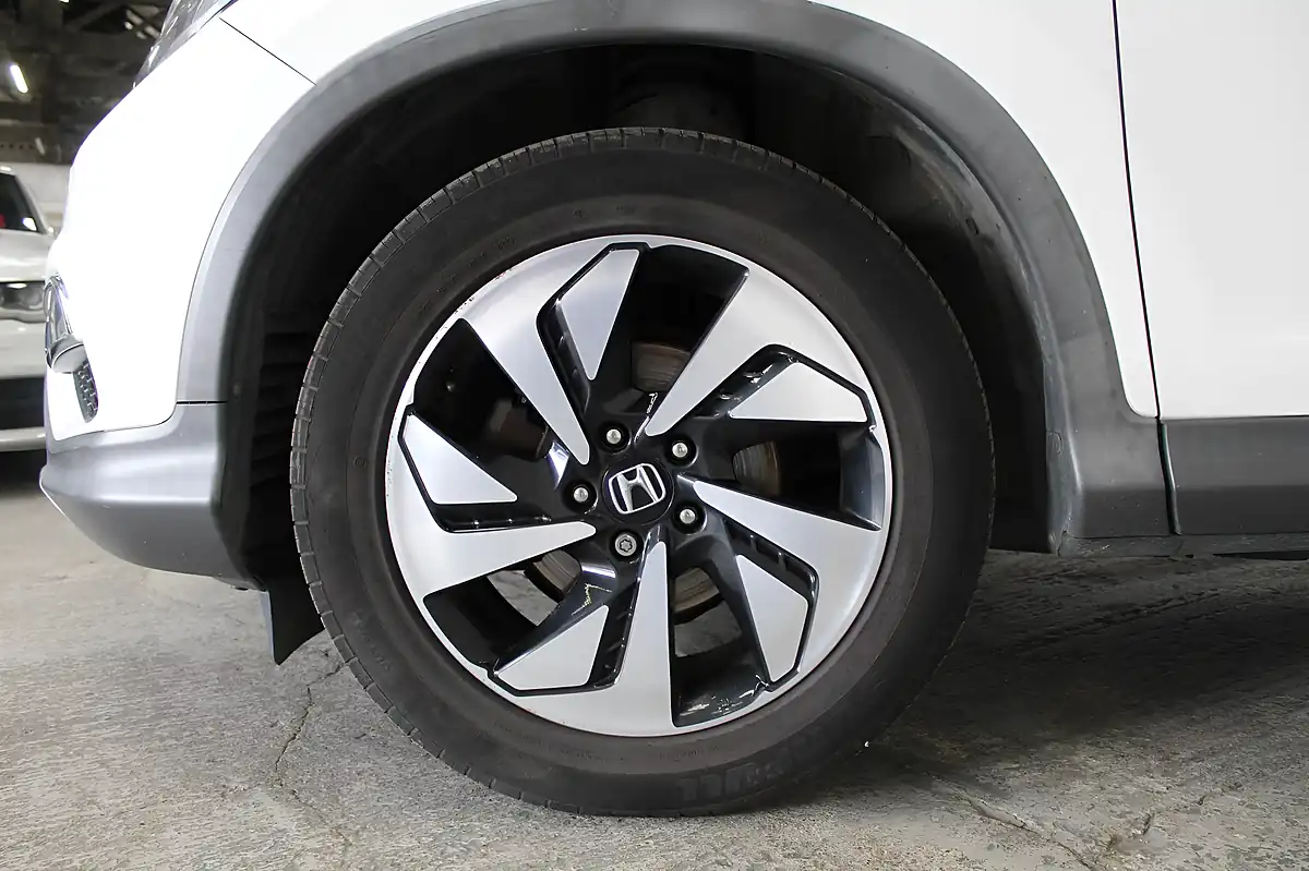 Used 2017 Honda Cr-V Sr White - Interior and Exterior details 20