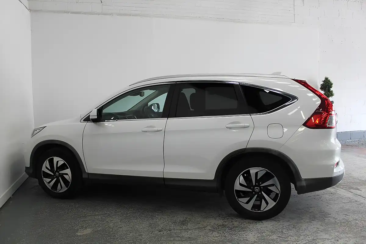 Used 2017 Honda Cr-V Sr White - Interior and Exterior details 7