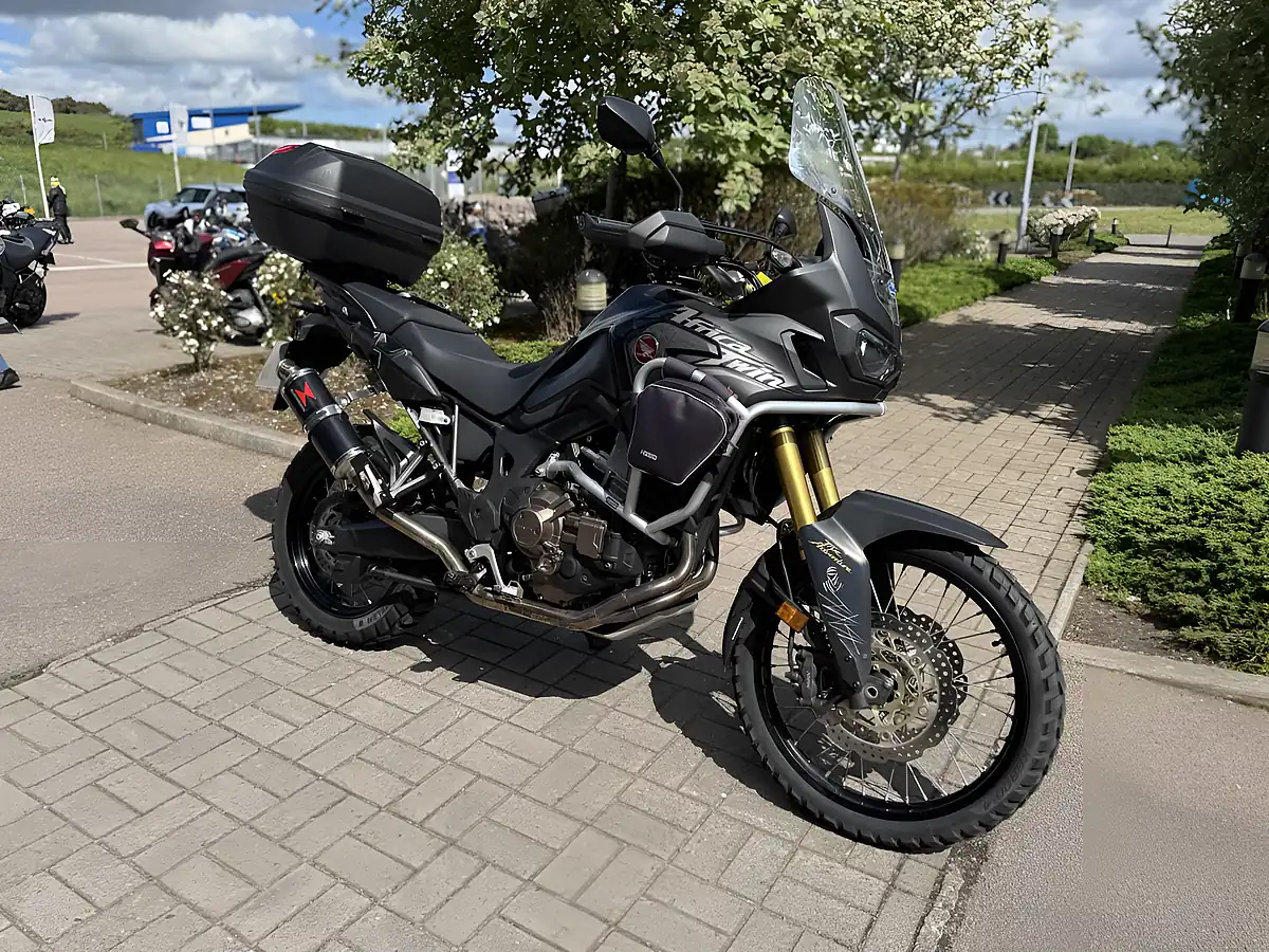 Used 2017 Honda Crf 1000 D-H Africa Twin Black - Interior and Exterior details 3