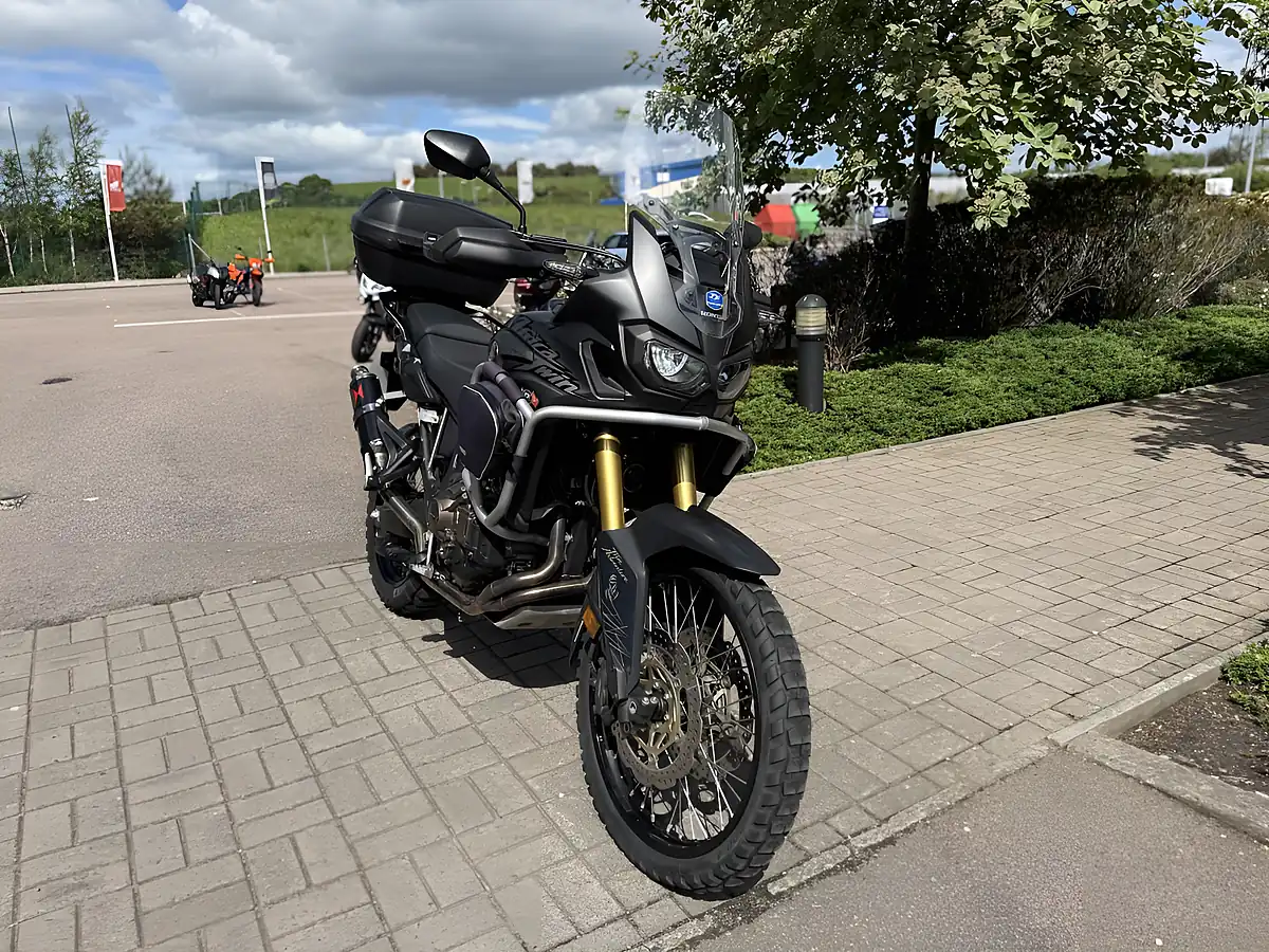 Used 2017 Honda Crf 1000 D-H Africa Twin Black - Interior and Exterior details 4