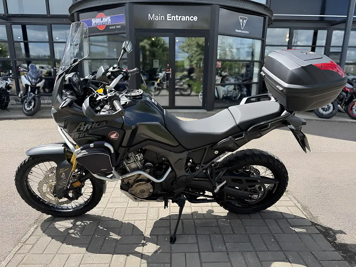 Used 2017 Honda Crf 1000 D-H Africa Twin Black - Interior and Exterior details 7
