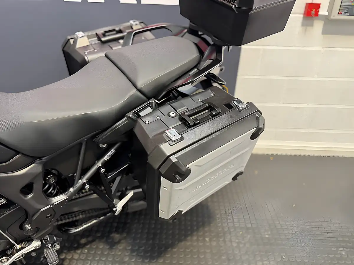 Used 2017 Honda CRF1000L Africa Twin - Interior and Exterior details 17