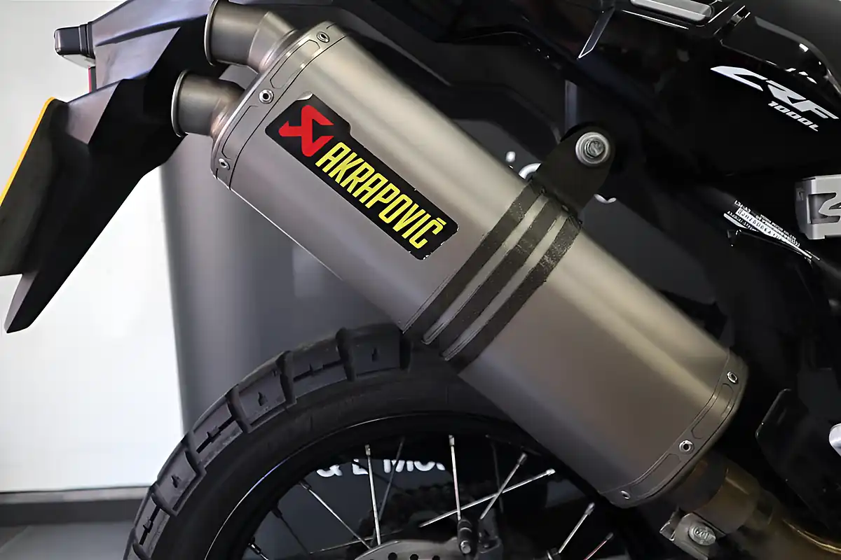 Used 2017 Honda CRF1000L Africa Twin Red - Interior and Exterior details 8