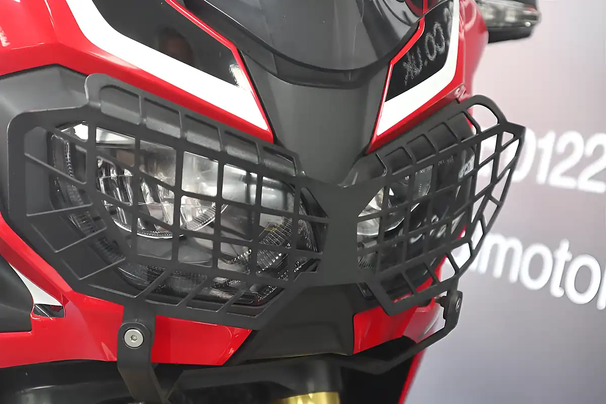 Used 2017 Honda CRF1000L Africa Twin Red - Interior and Exterior details 9