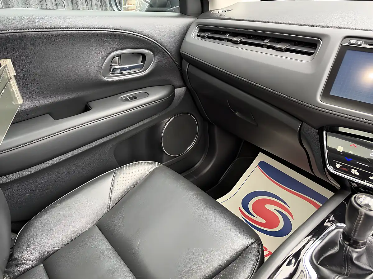 Used 2017 Honda Hr-V Ex Silver - Interior and Exterior details 17