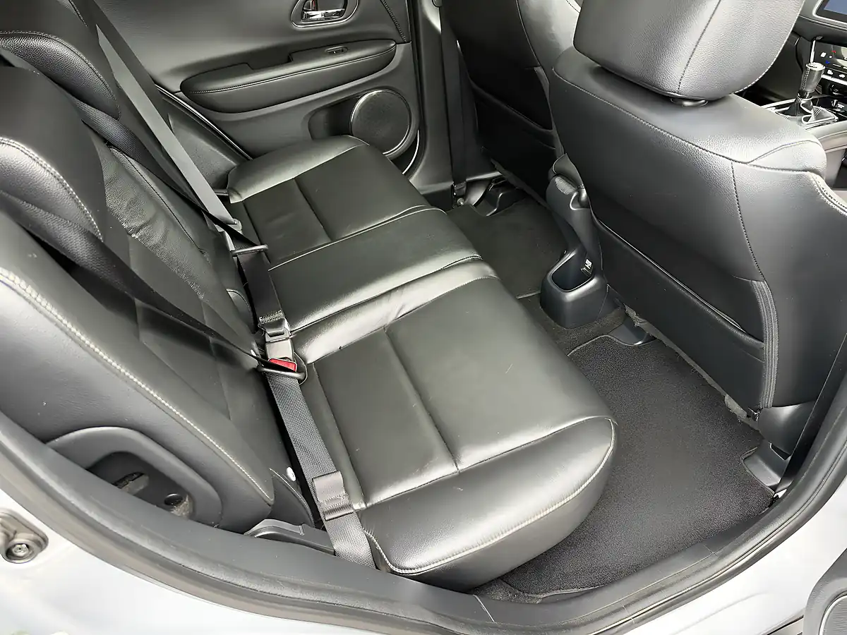 Used 2017 Honda Hr-V Ex Silver - Interior and Exterior details 19