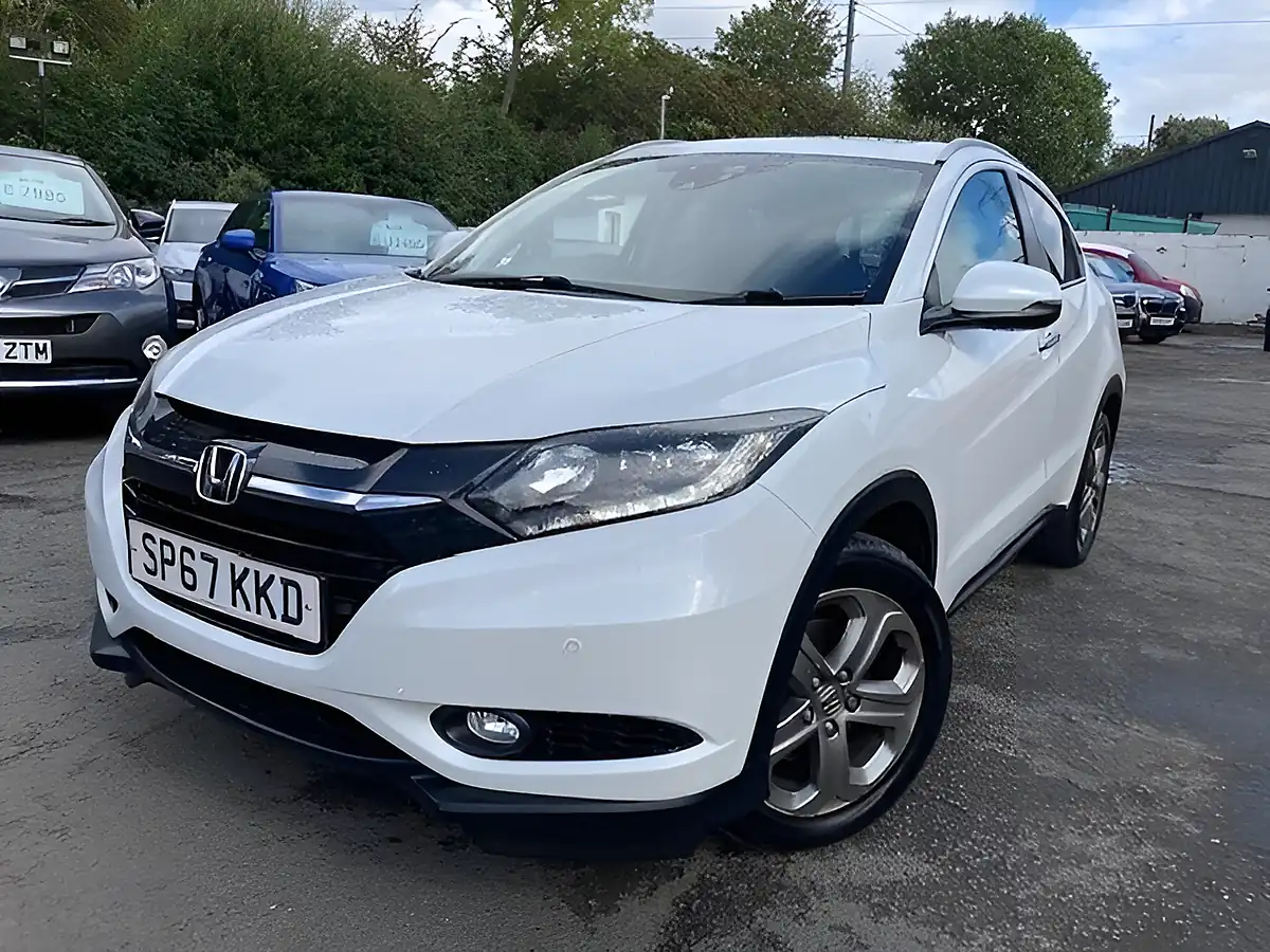Used 2017 Honda Hr-V Ex White - Front View