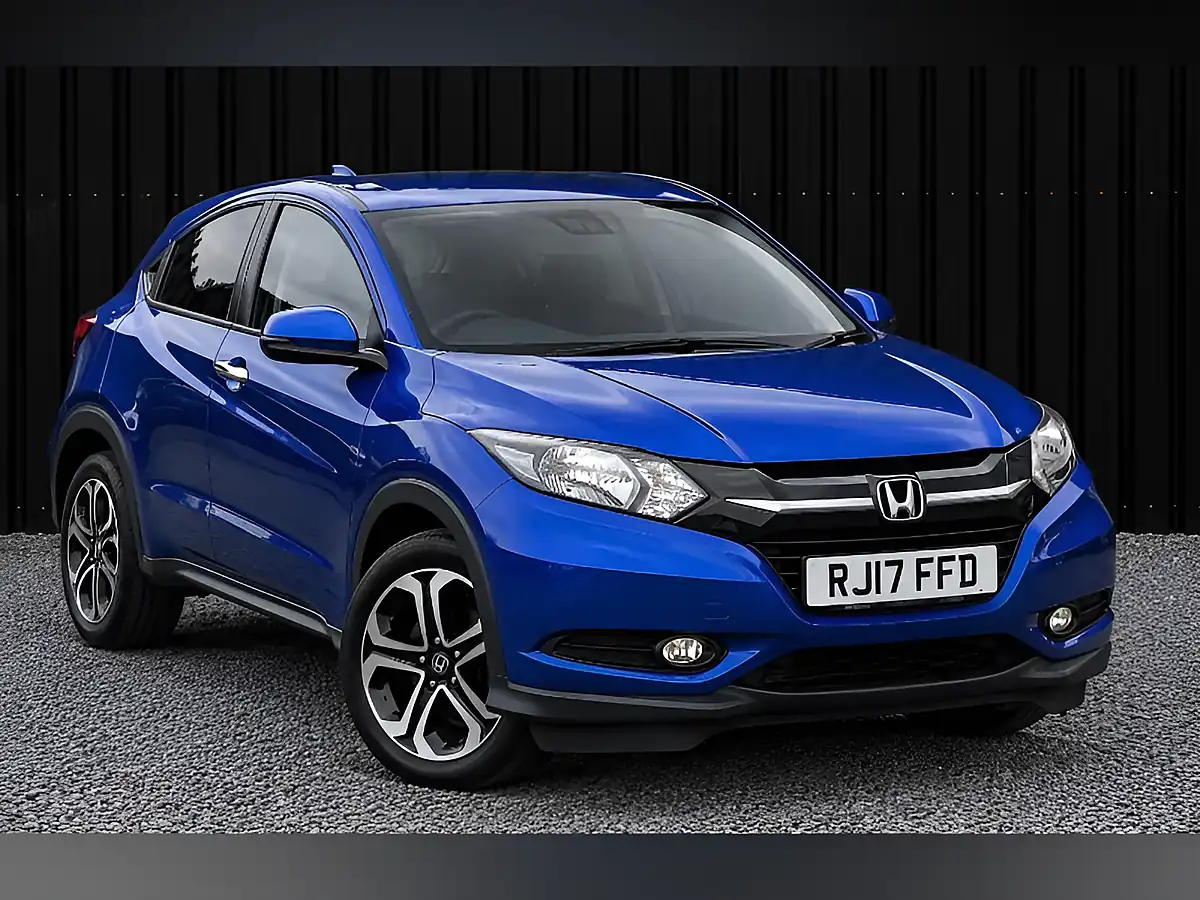 Used 2017 Honda Hr-V Se Navi Blue - Front View
