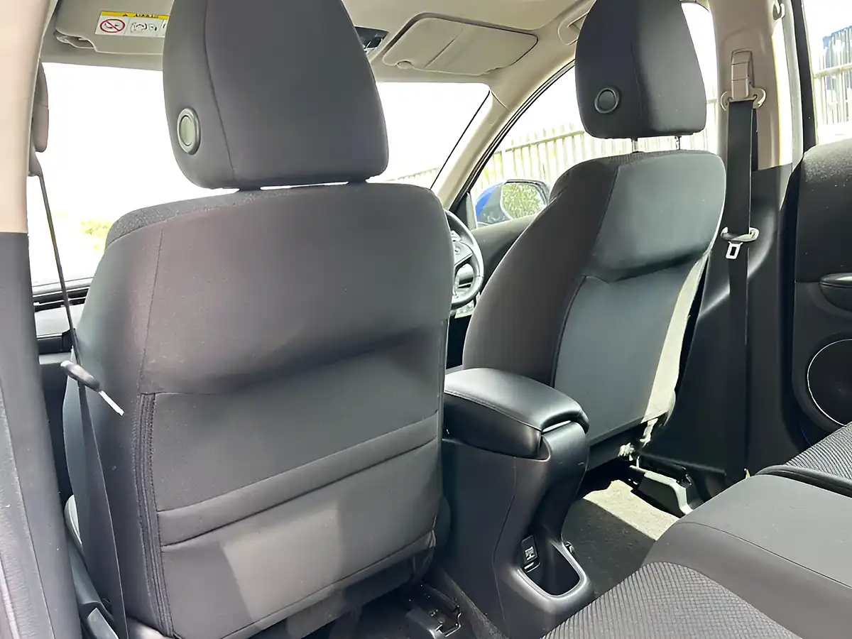 Used 2017 Honda Hr-V Se Navi Blue - Interior and Exterior details 15