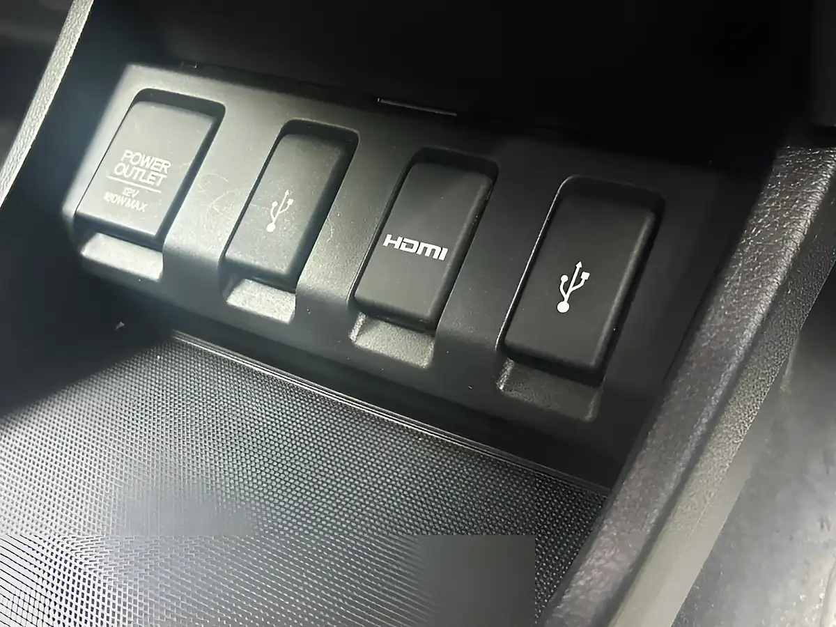 Used 2017 Honda Hr-V Se Navi Blue - Interior and Exterior details 17