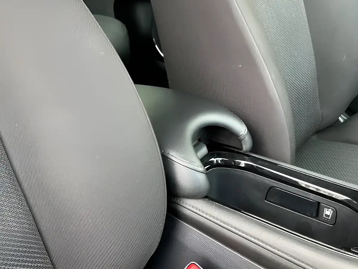 Used 2017 Honda Hr-V Se Navi Blue - Interior and Exterior details 20