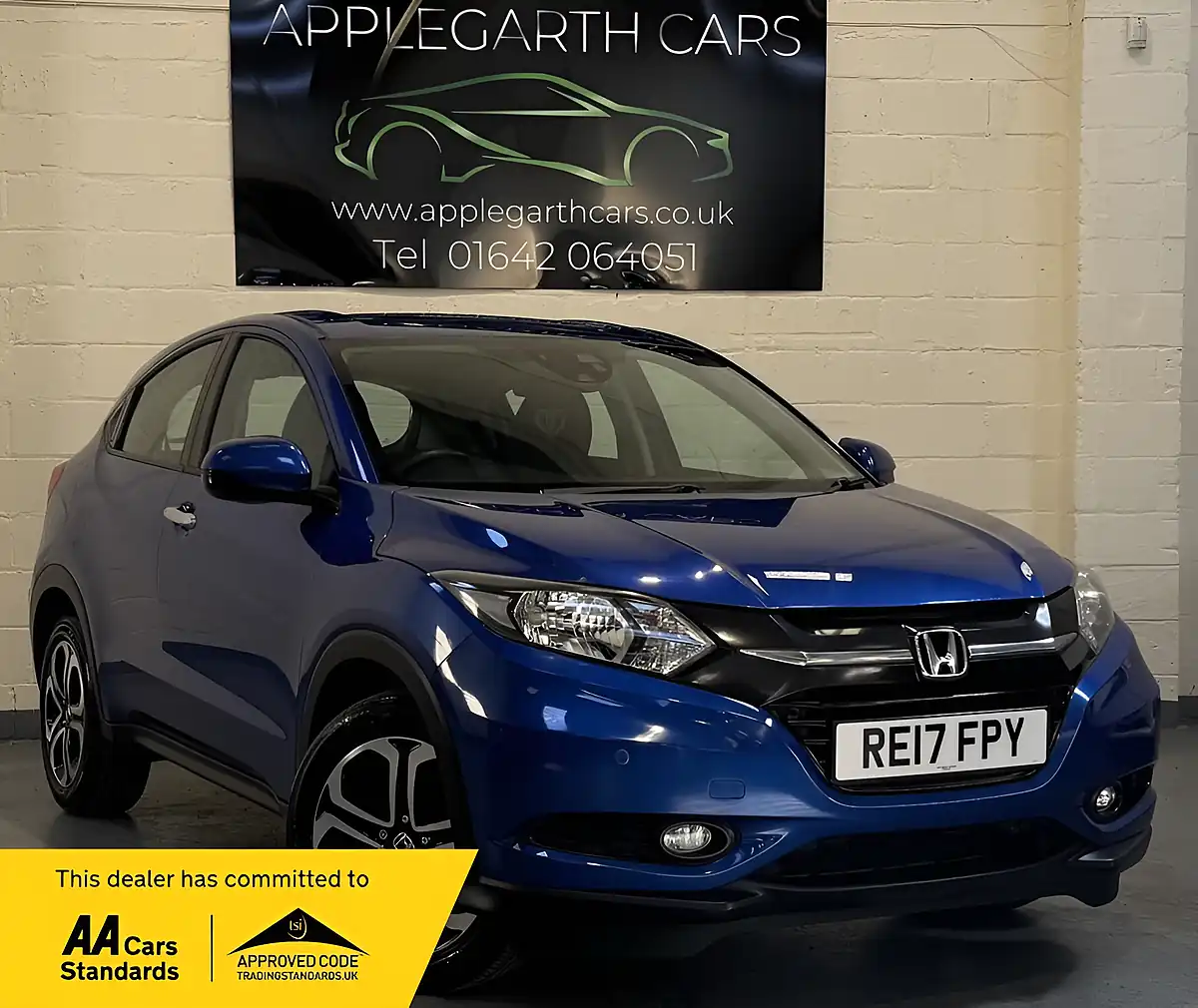Used 2017 Honda Hr-V Se Navi Blue - Front View
