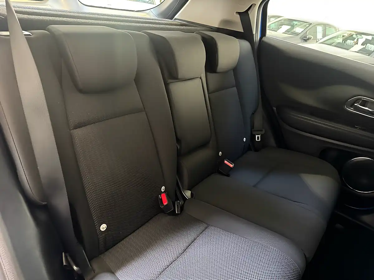 Used 2017 Honda Hr-V Se Navi Blue - Interior and Exterior details 12
