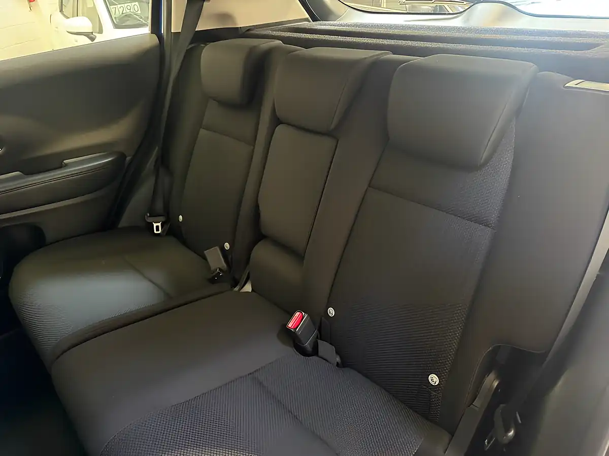 Used 2017 Honda Hr-V Se Navi Blue - Interior and Exterior details 13