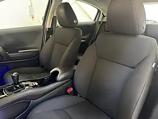 Used 2017 Honda Hr-V Se Navi Blue - Interior and Exterior details 14