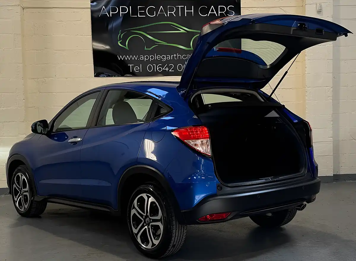 Used 2017 Honda Hr-V Se Navi Blue - Interior and Exterior details 8