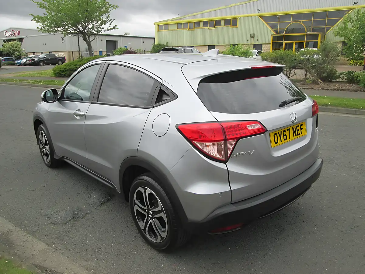 Used 2017 Honda Hr-V Se Navi Silver - Interior and Exterior details 3