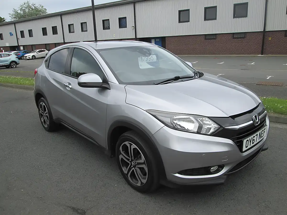 Used 2017 Honda Hr-V Se Navi Silver - Interior and Exterior details 5