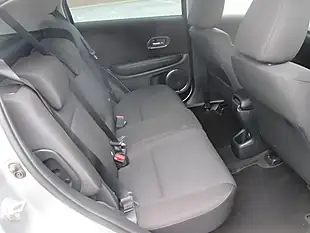 Used 2017 Honda Hr-V Se Navi Silver - Interior and Exterior details 7