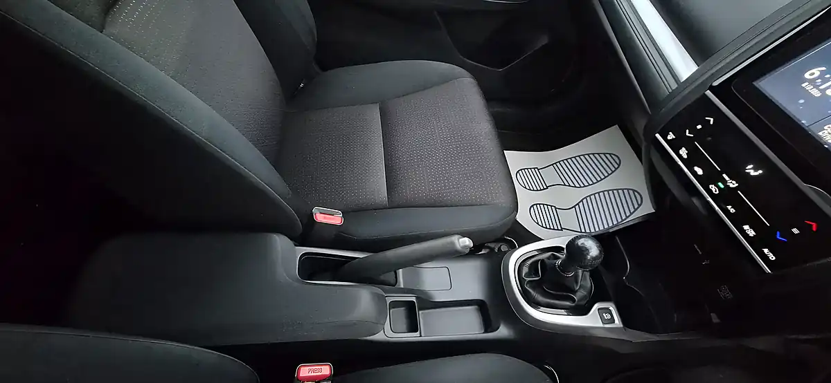 Used 2017 Honda Jazz Ex Black - Interior and Exterior details 14