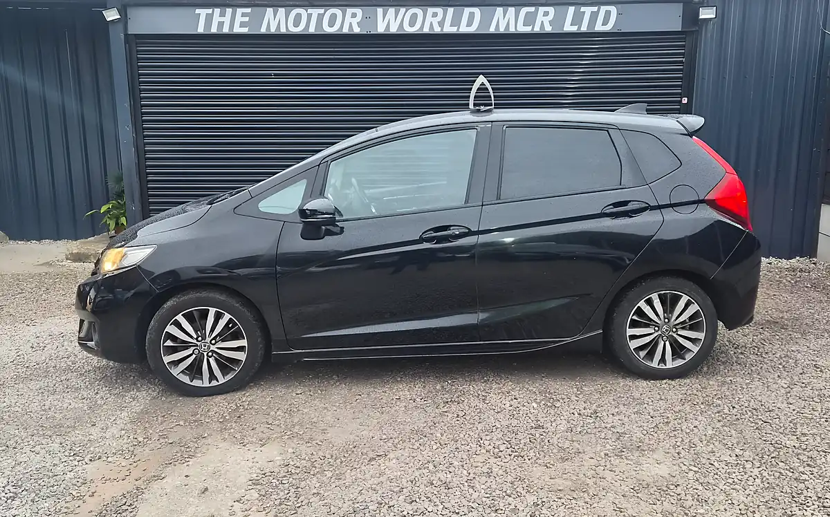 Used 2017 Honda Jazz Ex Black - Interior and Exterior details 7