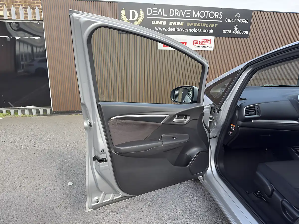 Used 2017 Honda Jazz Ex Navi Silver - Interior and Exterior details 11