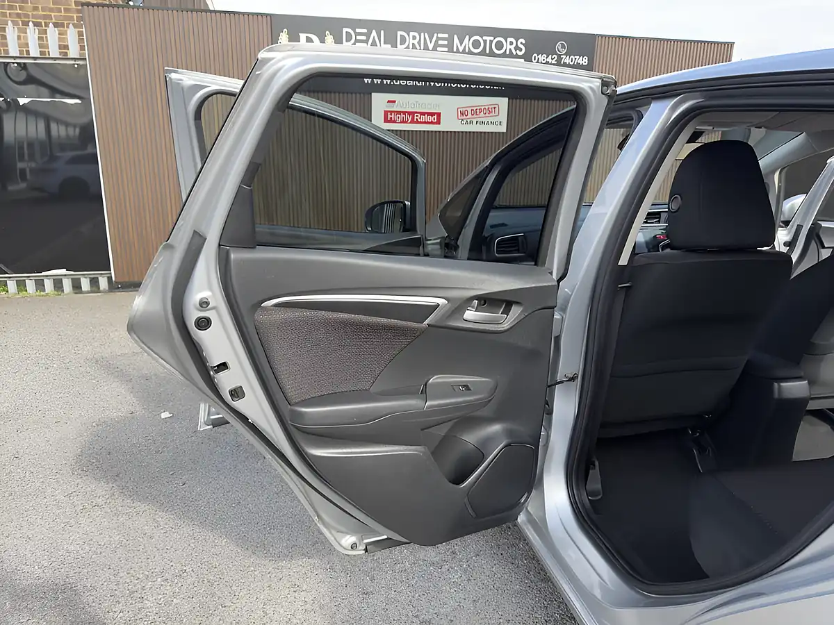 Used 2017 Honda Jazz Ex Navi Silver - Interior and Exterior details 16
