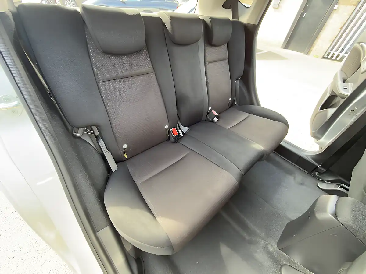 Used 2017 Honda Jazz Ex Navi Silver - Interior and Exterior details 17