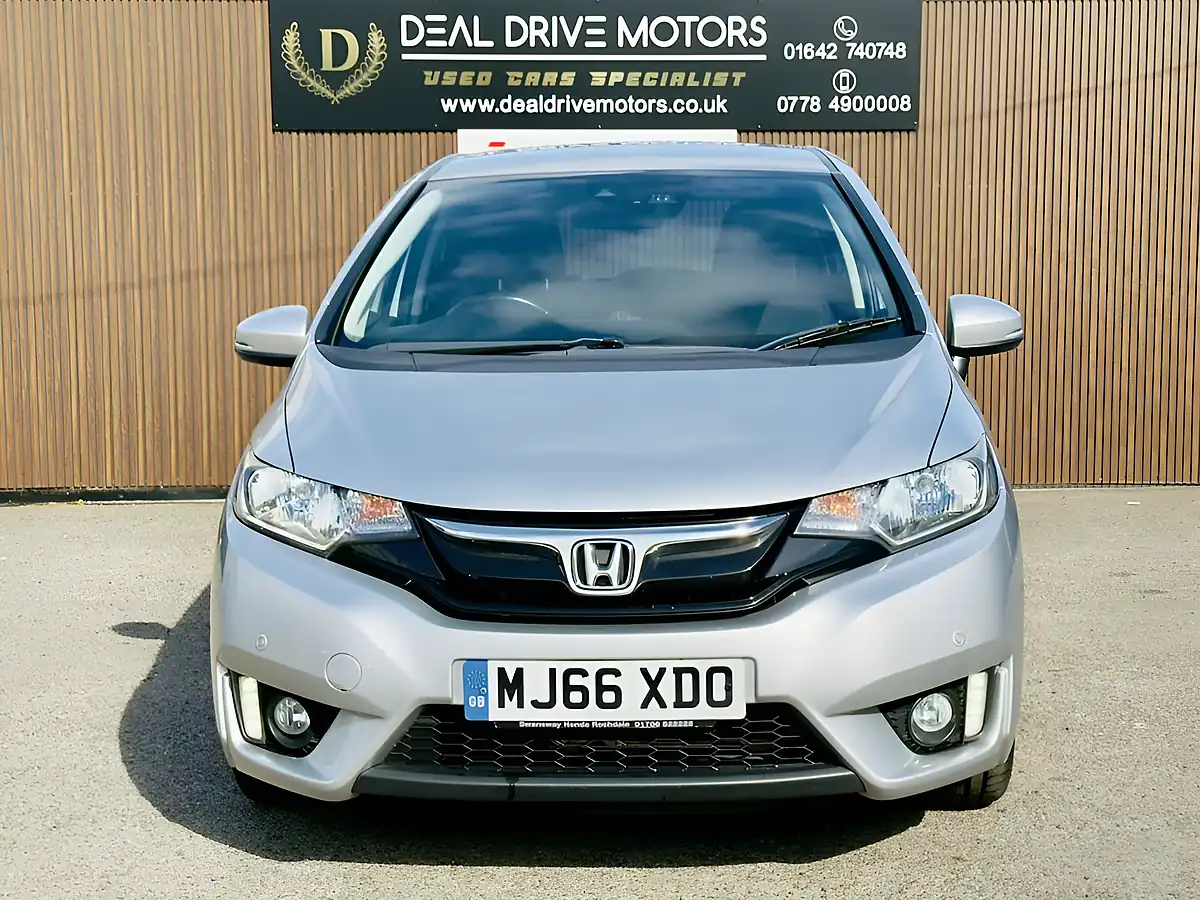 Used 2017 Honda Jazz Ex Navi Silver - Interior and Exterior details 4