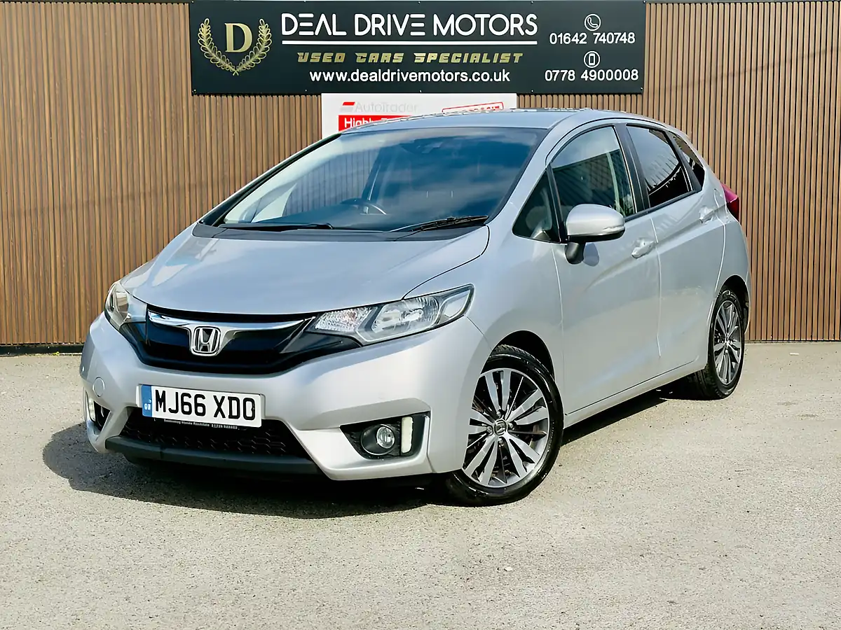 Used 2017 Honda Jazz Ex Navi Silver - Interior and Exterior details 5