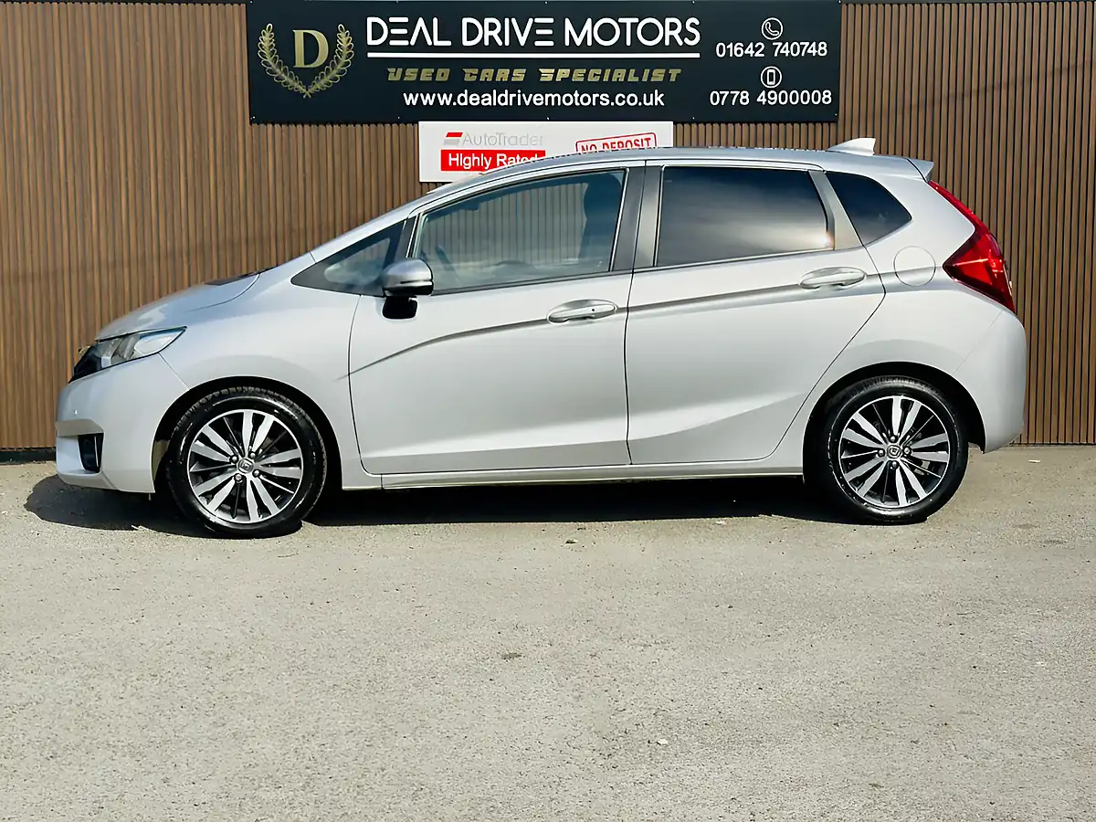 Used 2017 Honda Jazz Ex Navi Silver - Interior and Exterior details 6