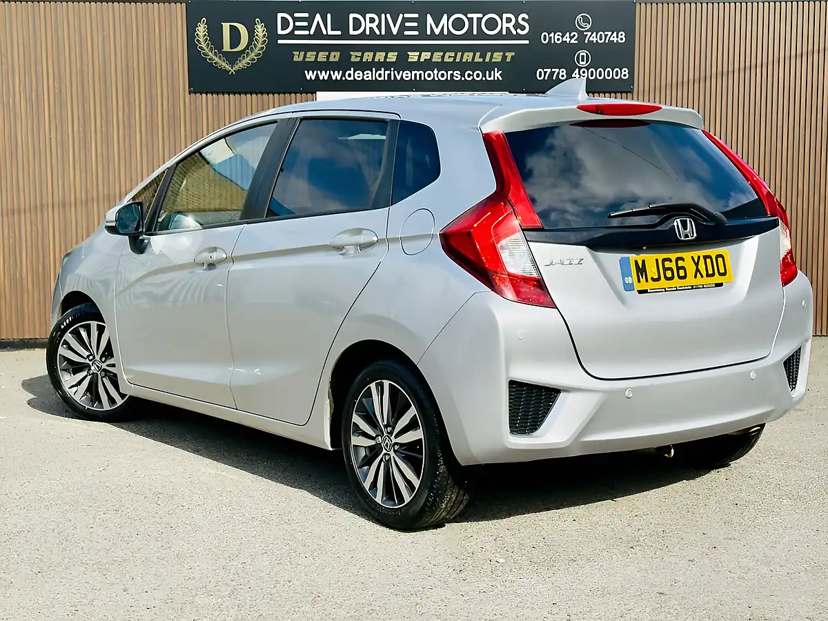 Used 2017 Honda Jazz Ex Navi Silver - Interior and Exterior details 9