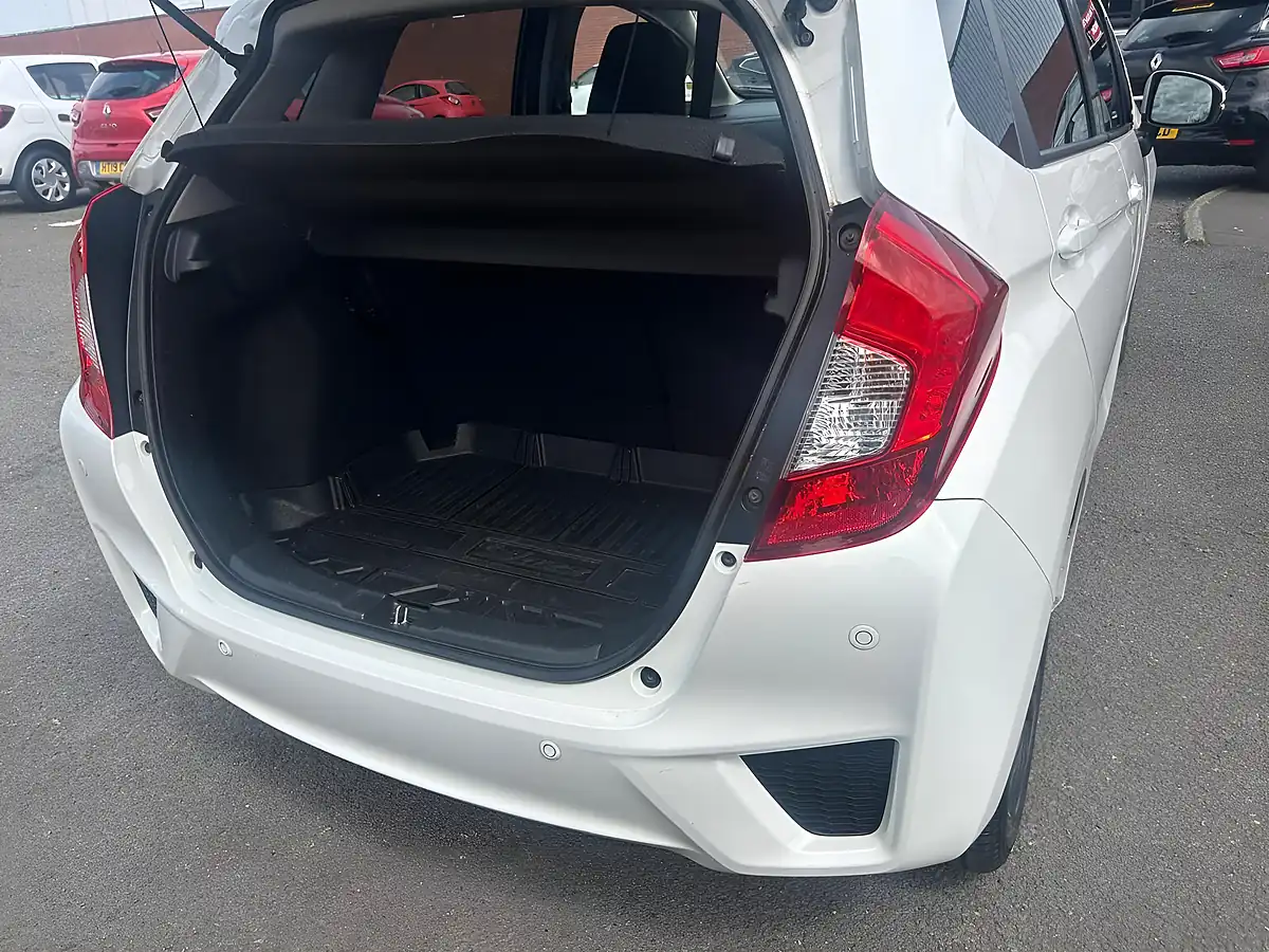 Used 2017 Honda Jazz Ex Navi White - Interior and Exterior details 13